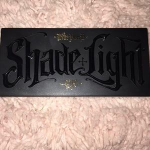 Kat von D shade + light eyeshadow palette